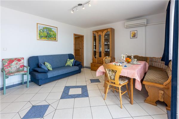 Apartment A1, for 5 persons