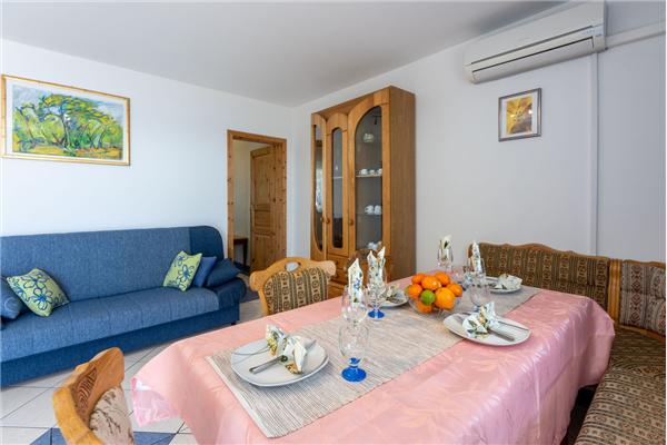 Apartment A1, for 5 persons