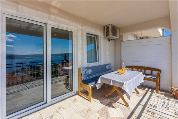 Apartment A1, for 5 persons