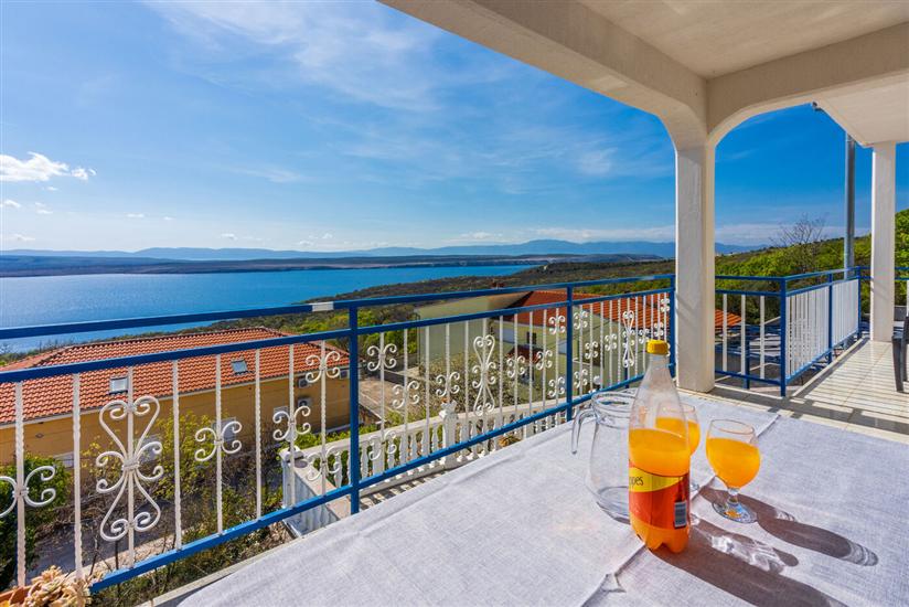 Apartment A1, for 5 persons