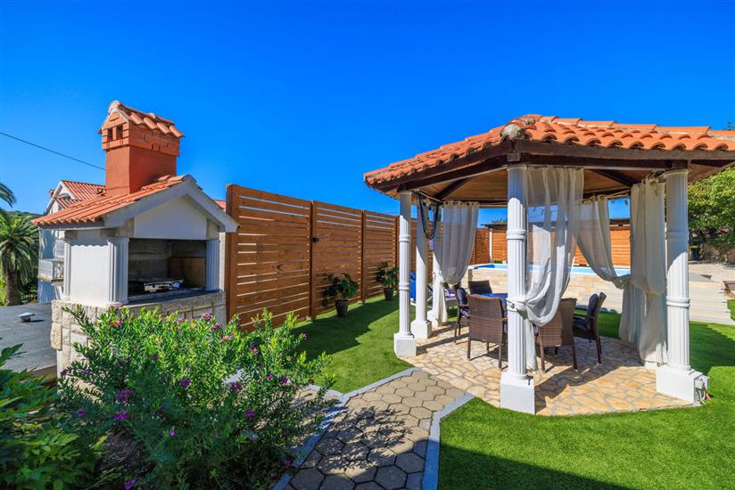 Apartment Pavilion