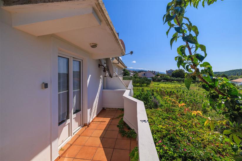 Apartment A1, for 5 persons