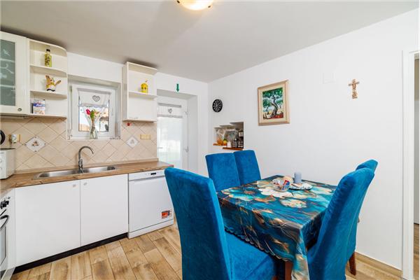 Apartment A1, for 5 persons