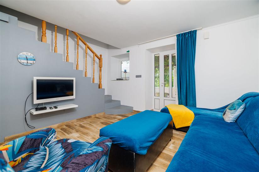 Apartment A1, for 5 persons