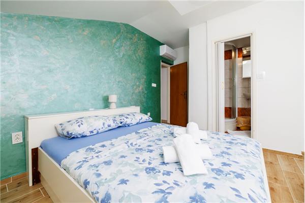 Apartment A2, for 8 persons