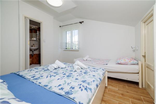 Apartment A2, for 8 persons