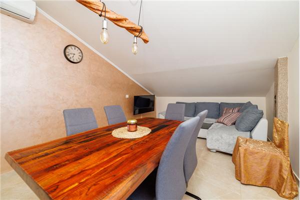 Apartment A2, for 8 persons