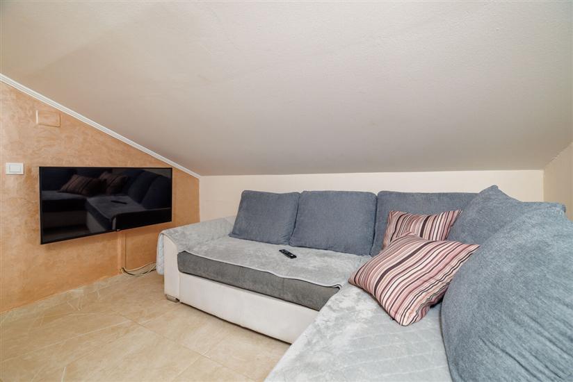 Apartment A2, for 8 persons