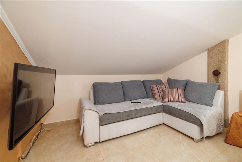 Apartment A2, for 8 persons