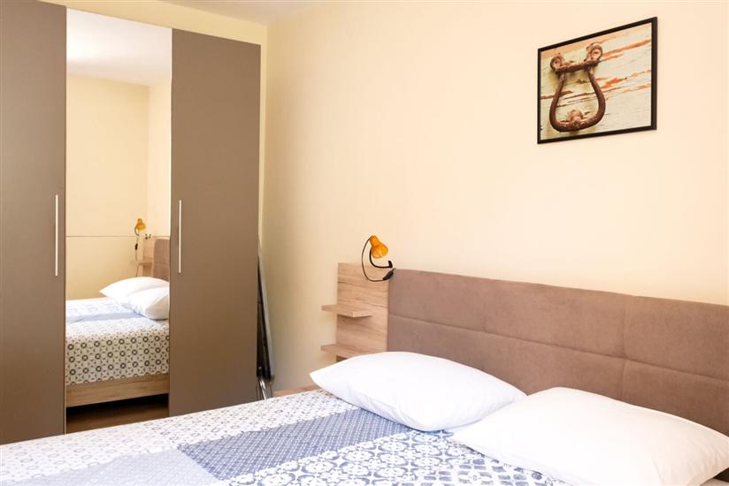 Apartment A1, for 6 persons