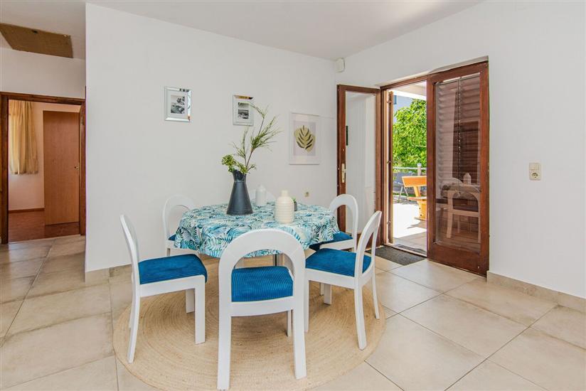 House K1, for 8 persons