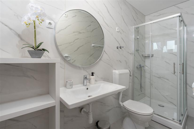 Apartment A3, for 5 persons