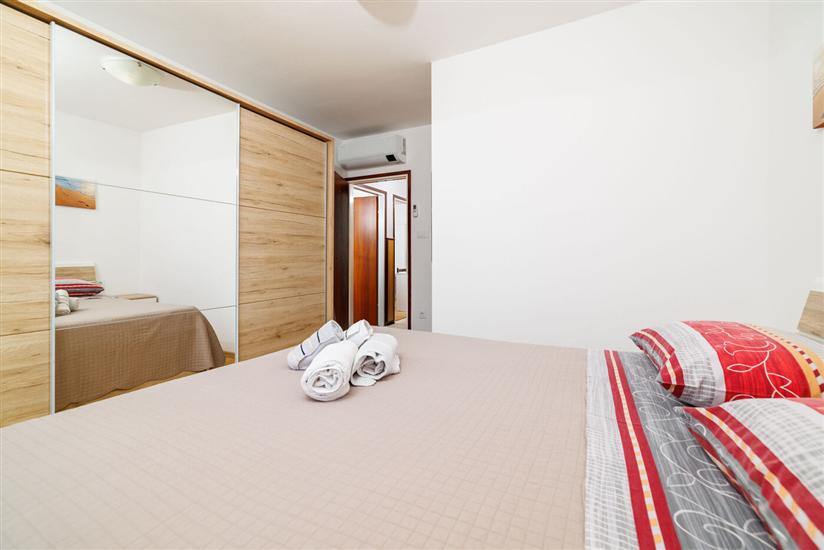 Apartment A1, for 7 persons