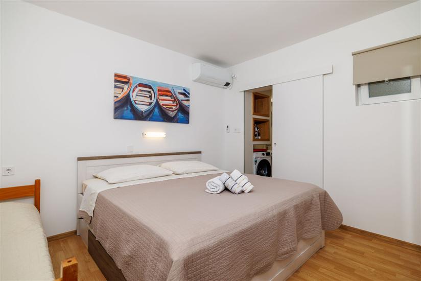 Apartment A1, for 7 persons