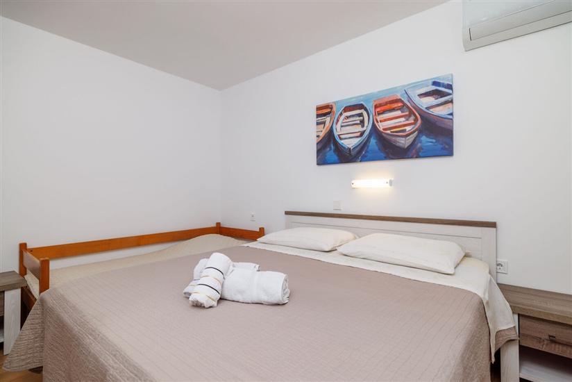 Apartment A1, for 7 persons