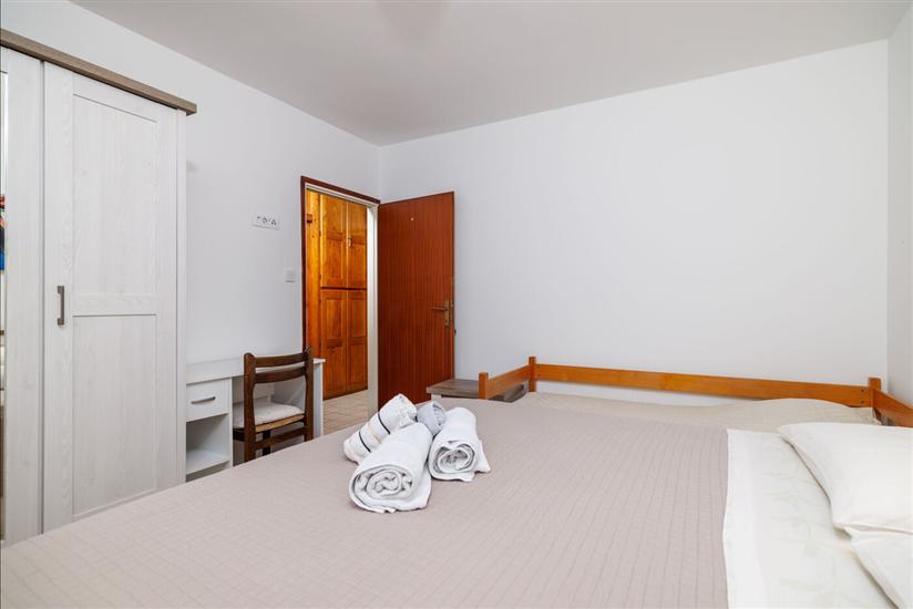 Apartment A1, for 7 persons