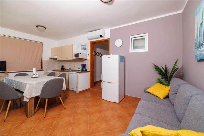 Apartment A1, for 7 persons