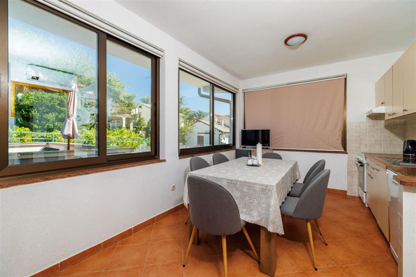 Apartment A1, for 7 persons