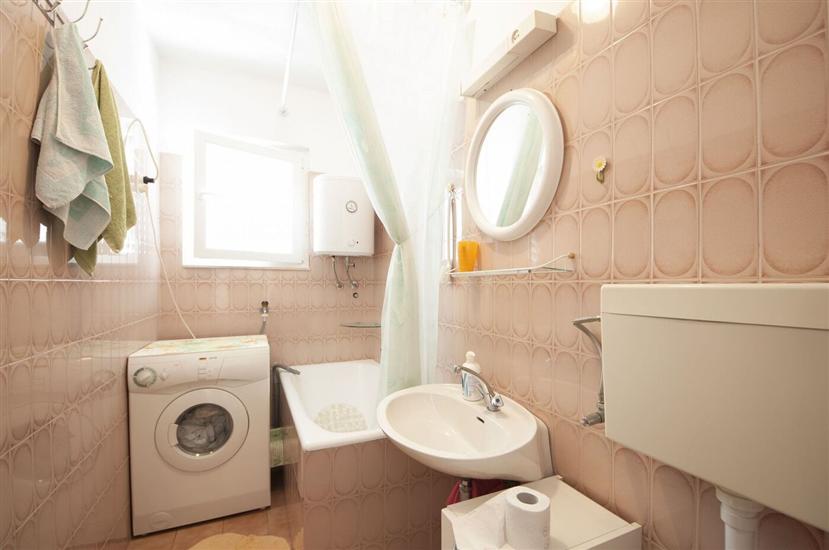 Apartment A2, for 3 persons