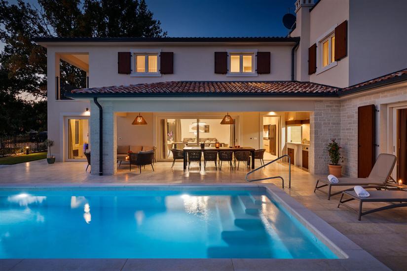 Villa Villa Maxime s bazenom, saunom i whirlpool-om