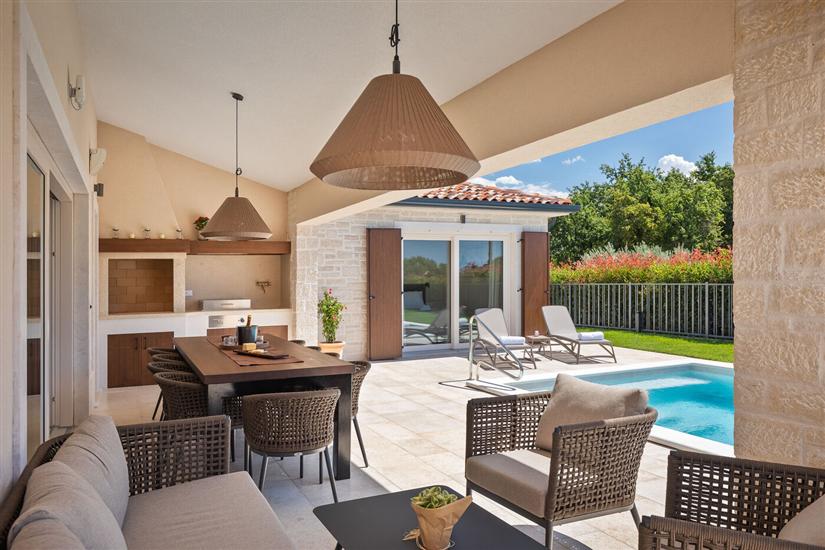 Villa Villa Maxime s bazenom, saunom i whirlpool-om