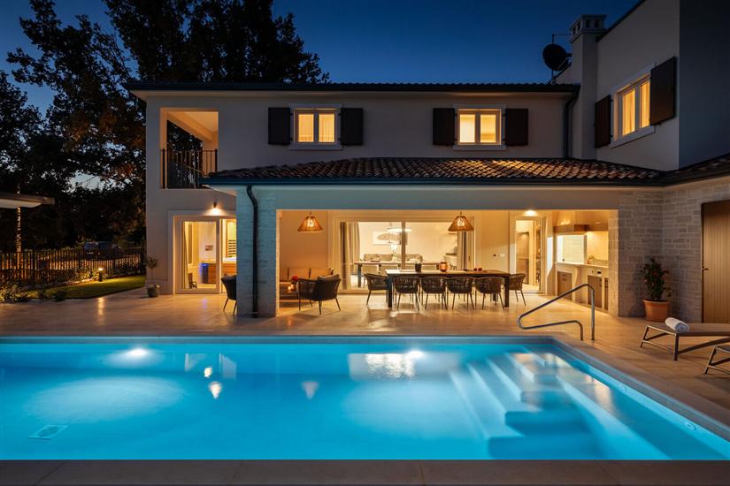 Villa Villa Maxime s bazenom, saunom i whirlpool-om