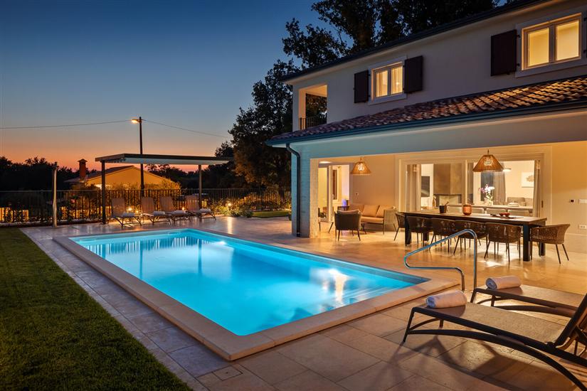 Villa Villa Maxime s bazenom, saunom i whirlpool-om