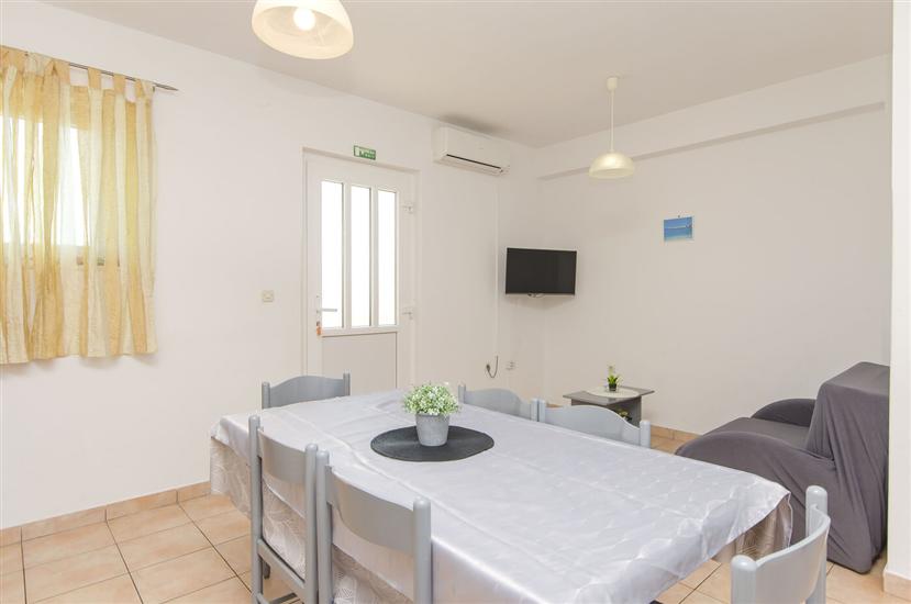Apartment A1, for 5 persons