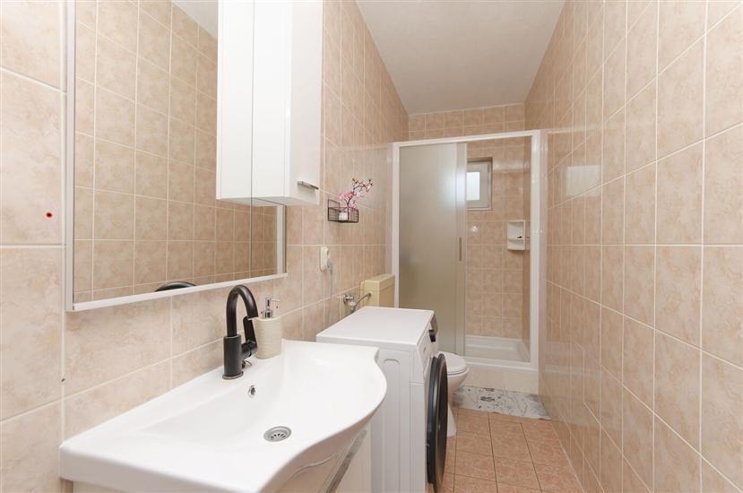 Apartment A1, for 5 persons