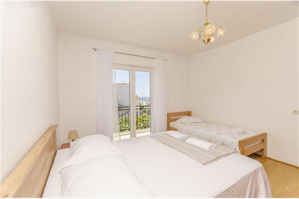 Apartment A1, for 5 persons