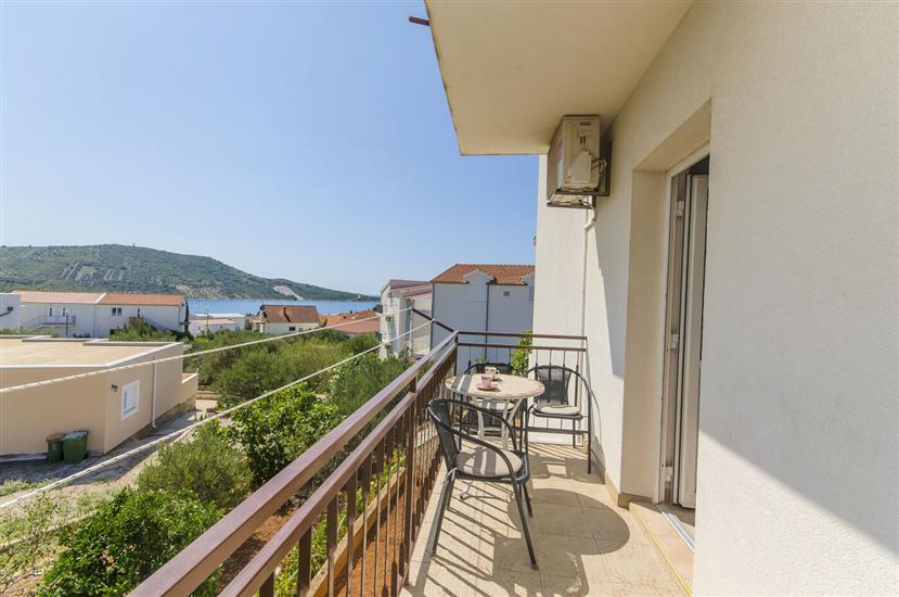 Apartment A1, for 5 persons