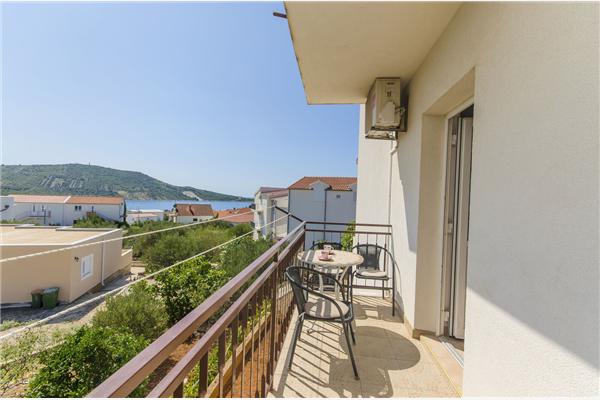 Apartment A1, for 5 persons