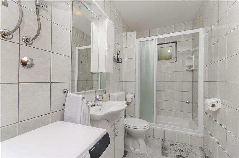 Apartment A2, for 5 persons