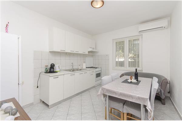 Apartment A2, for 5 persons