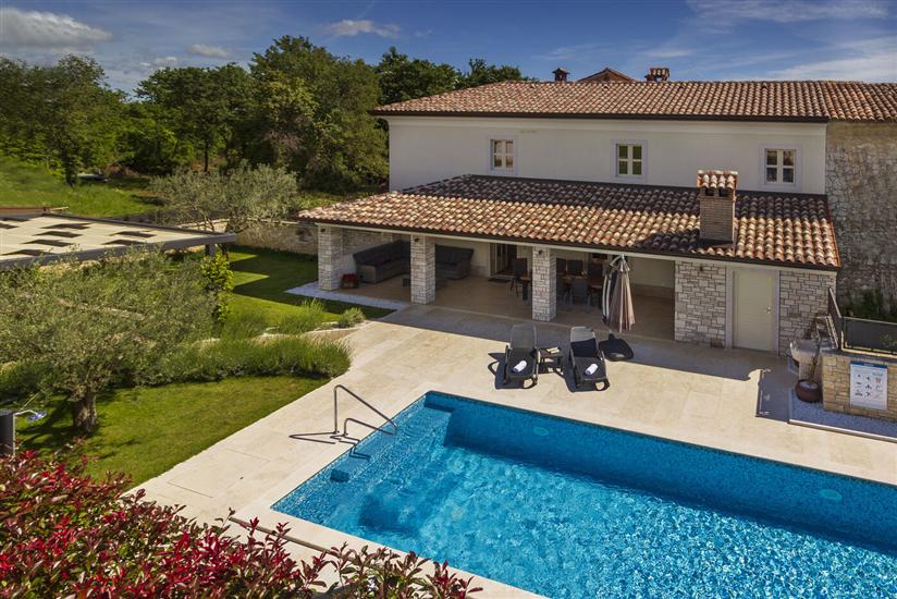 Villa Villa Casa Lori s bazenom i whirlpoolom