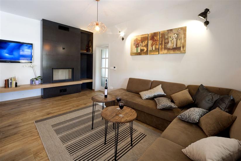 House K1, for 8 persons