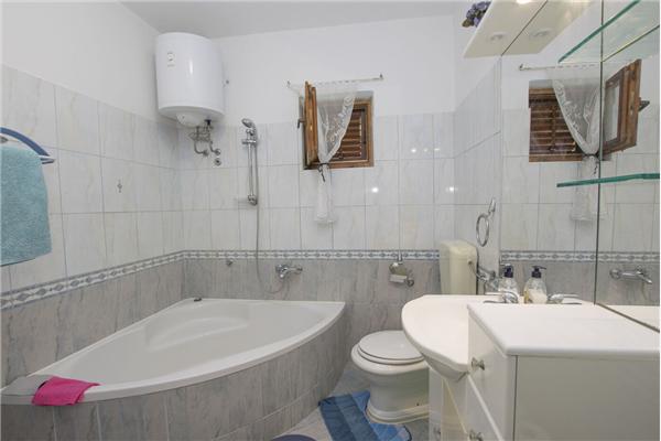 Apartment A2, for 4 persons