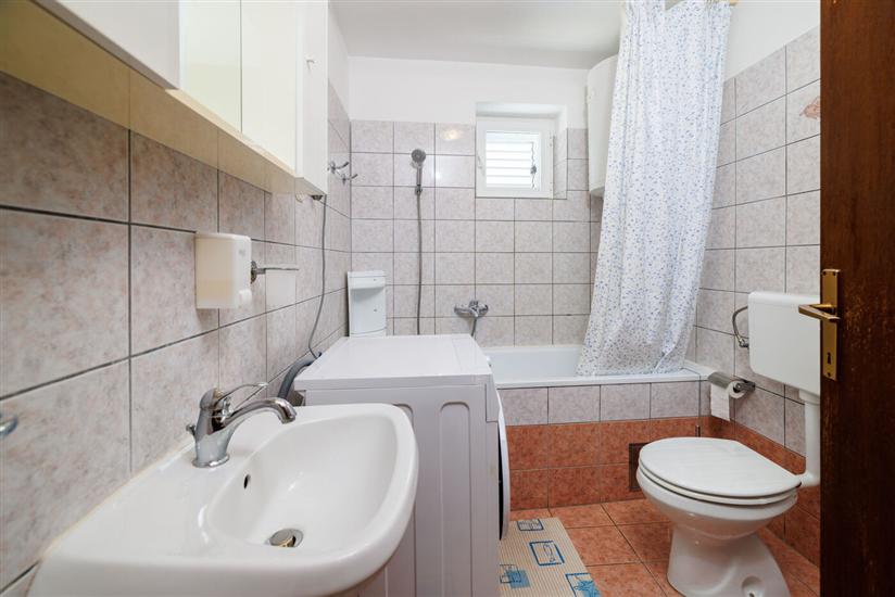 House K1, for 10 persons