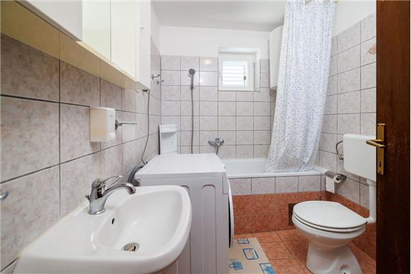 House K1, for 10 persons