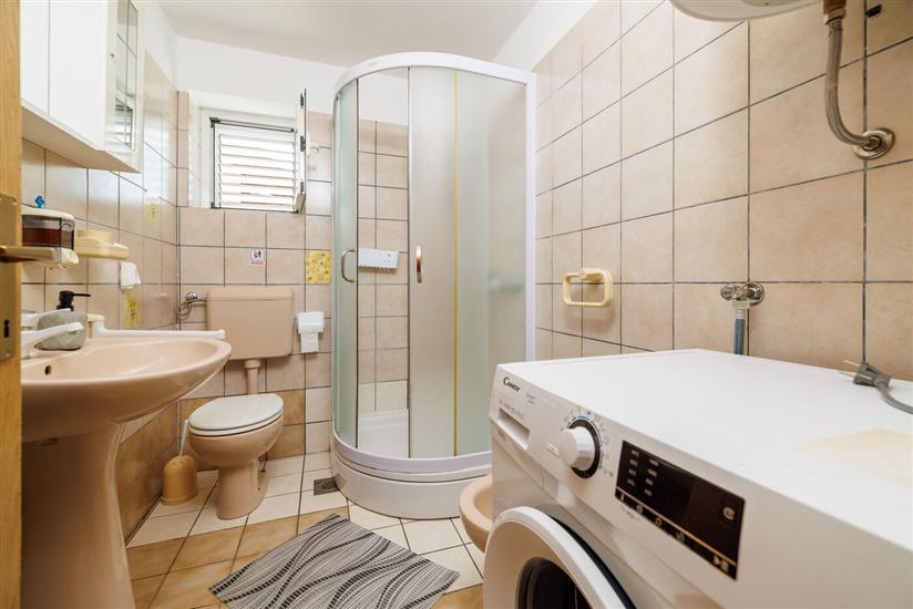 House K1, for 10 persons