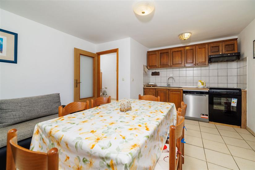 House K1, for 10 persons