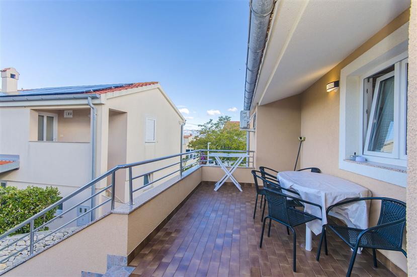 Apartment A1, for 6 persons