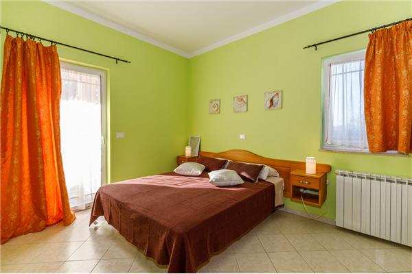 Apartment A1, for 5 persons