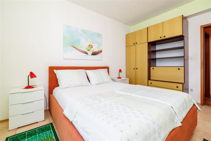 Apartment A1, for 7 persons