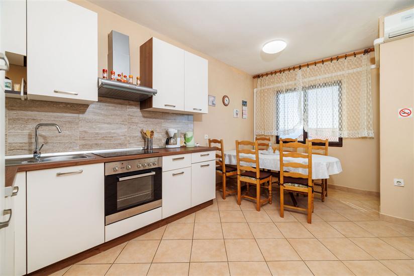 Apartment A1, for 7 persons