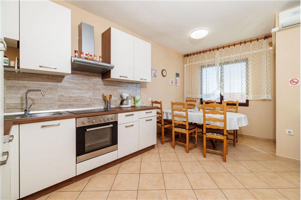 Apartment A1, for 7 persons