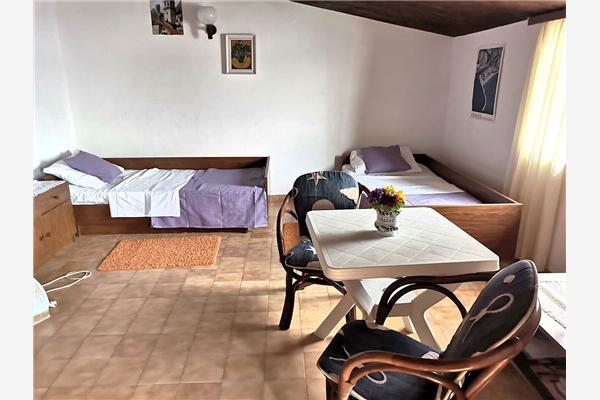 Apartment A1, for 5 persons