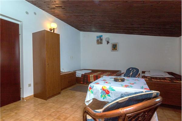 Apartment A1, for 5 persons