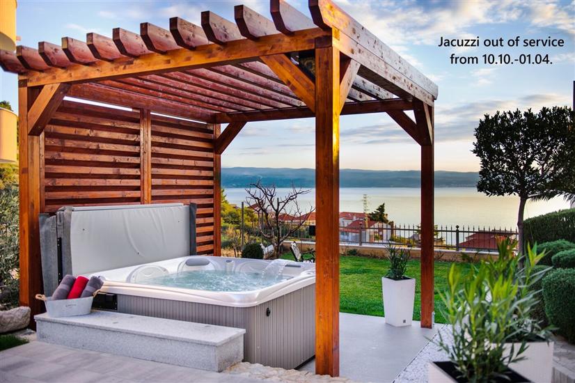 Apartment and Rooms Ana