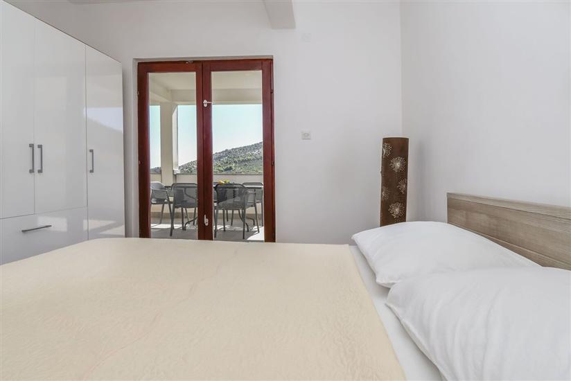 Apartment A1, for 5 persons